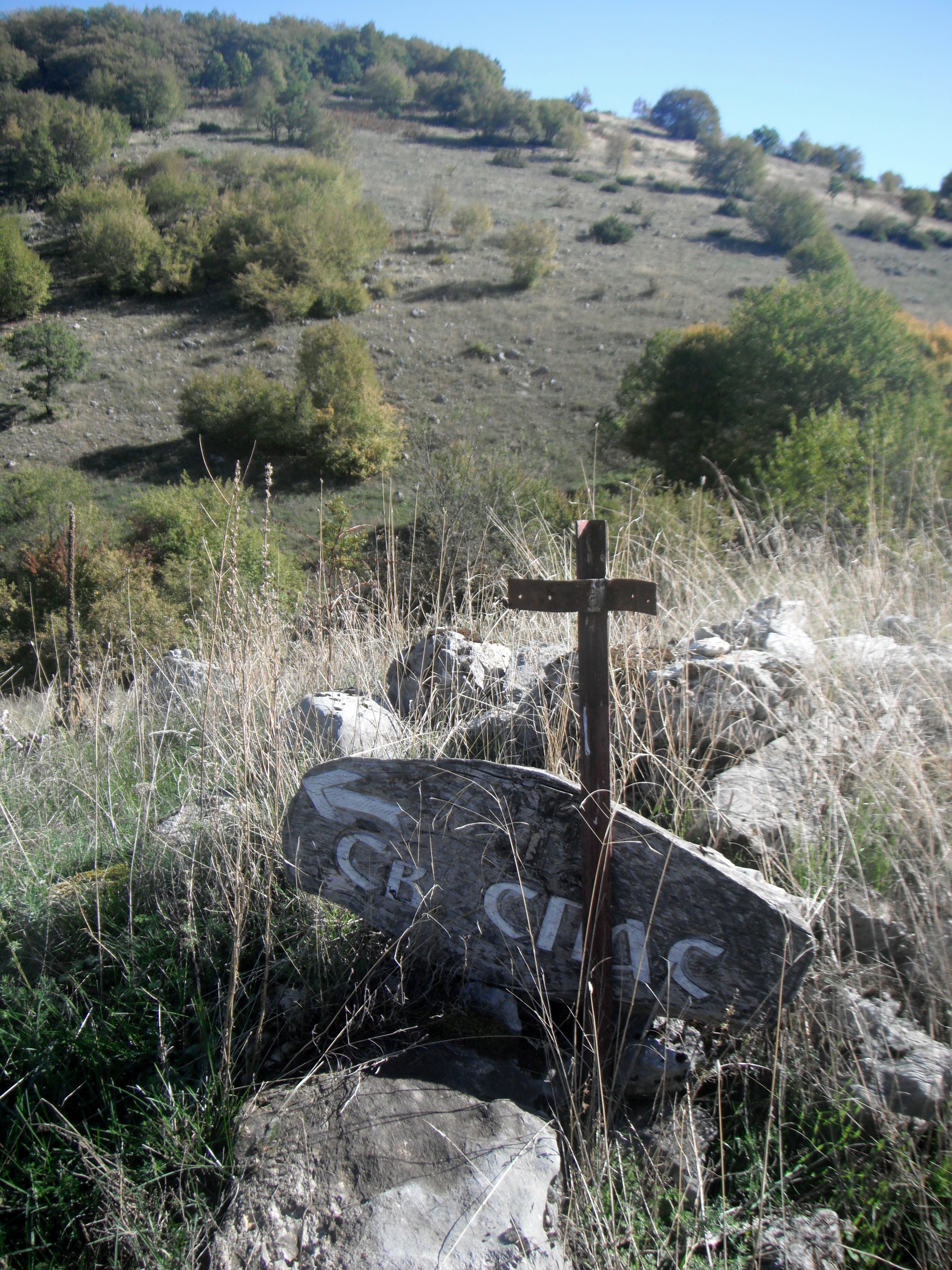 a trailmarker on the St. Spas cave church hike in Vishni, Macedonia